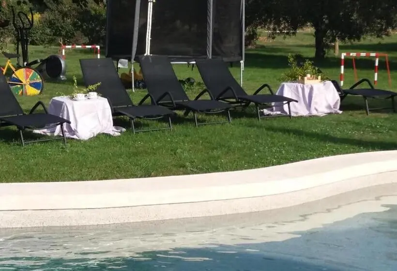 プールビュースタンダードルーム, Bed And Breakfast Casa Rustica