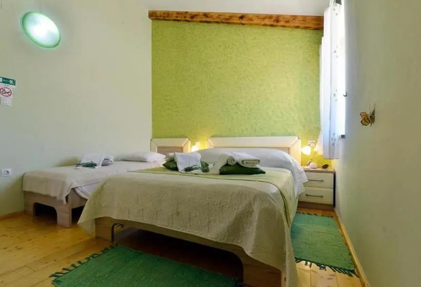 スタンダードトリプルルーム, Bed And Breakfast Casa Rustica