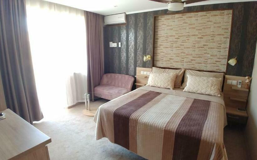 Номер Стандарт с Балконом, Bed & Breakfast Villa Adriana