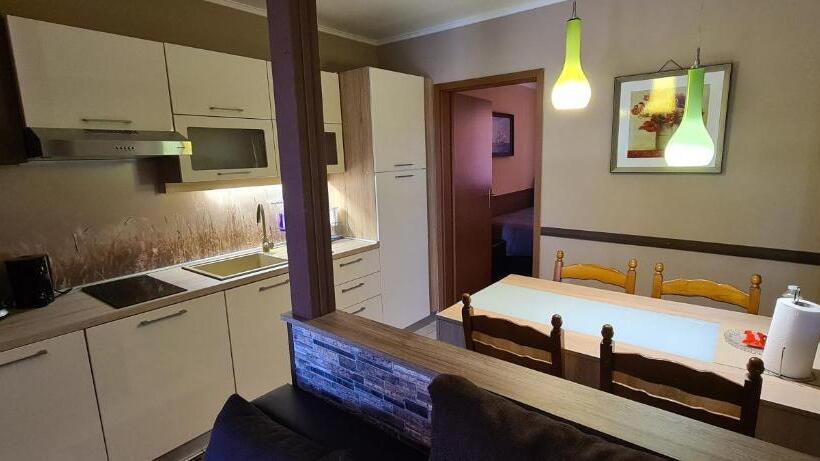 Апартаменты 2 Спальни Внутрение, Bed & Breakfast Villa Adriana