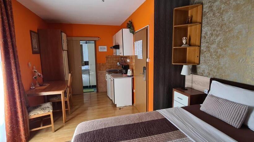 Студио Стандарт с Террасой, Bed & Breakfast Villa Adriana