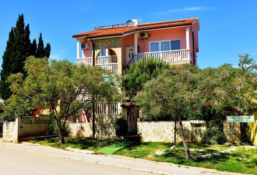Студио Стандарт с Террасой, Bed & Breakfast Villa Adriana