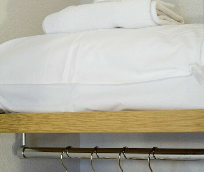 Номер Стандарт, B&b Hotel Morlaix