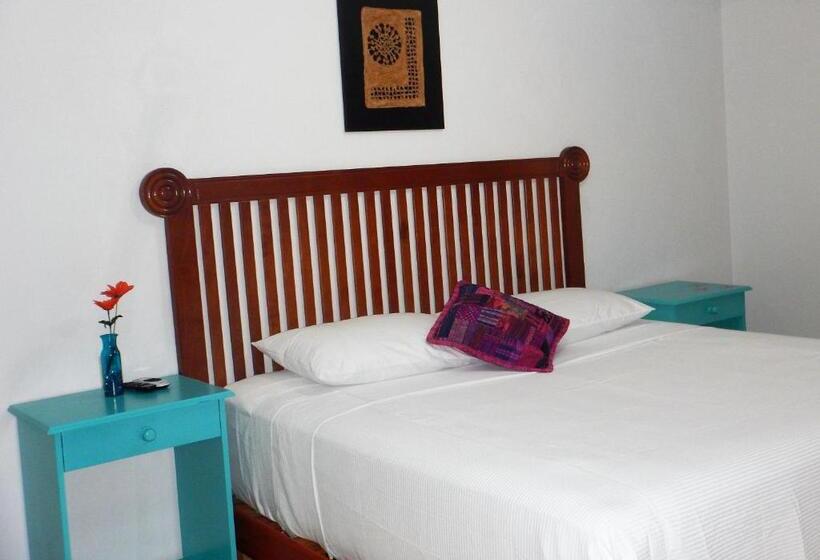 带大床的豪华间, Blue Coconut Cancun