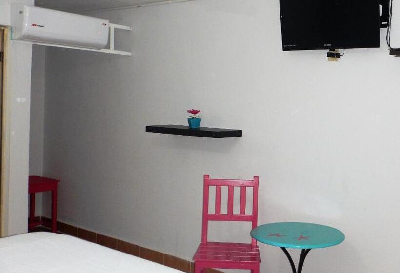 带大床的豪华间, Blue Coconut Cancun