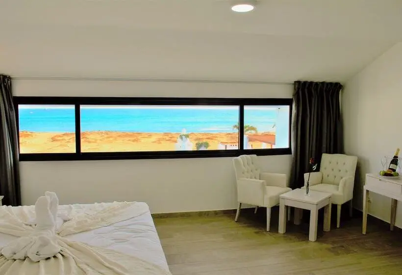 اتاق استاندارد با تراس و چشمانداز دریا, Livvo Budha Beach