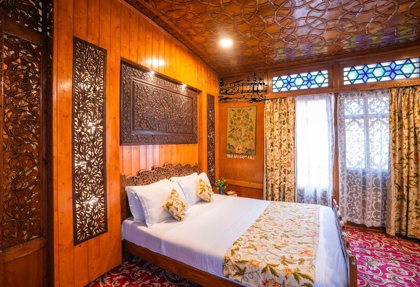 デラックスルーム, New Jacquline Heritage Houseboats