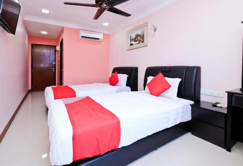 Номер Deluxe, OYO 714 Arina 