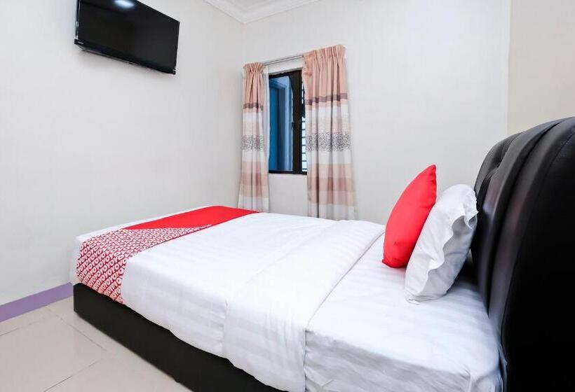 Номер Стандарт Индивидуальный, OYO 714 Arina 