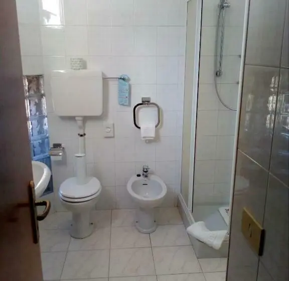 Standard Yhden Hengen Huone, Torre