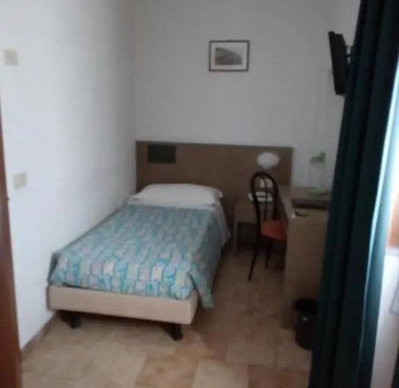 Standard Yhden Hengen Huone, Torre