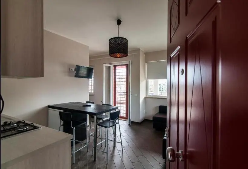 آپارتمان 1 خوابه با بالکن, Guest House Roma Express