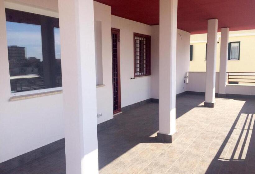 آپارتمان 1 خوابه با بالکن, Guest House Roma Express