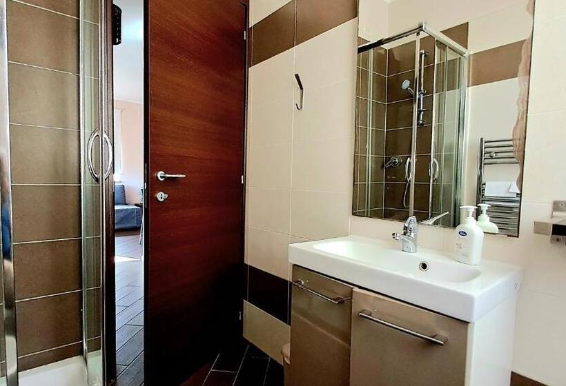 آپارتمان 1 خوابه, Guest House Roma Express