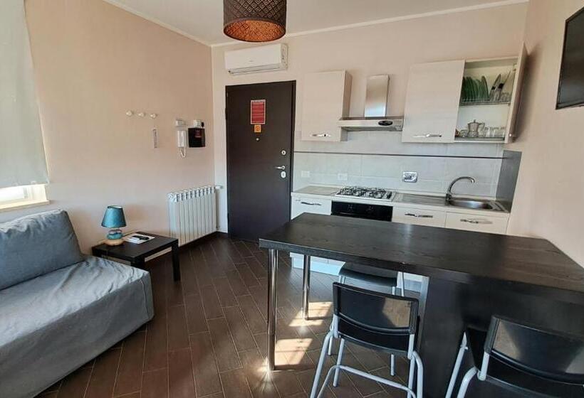 آپارتمان 1 خوابه, Guest House Roma Express