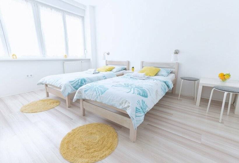 اتاق استاندارد با سرویس بهداشتی مشترک, The Dots Hostel