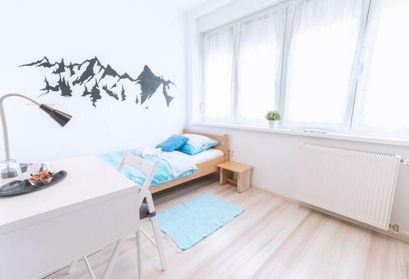 스탠다드 싱글 룸 공동욕실, The Dots Hostel