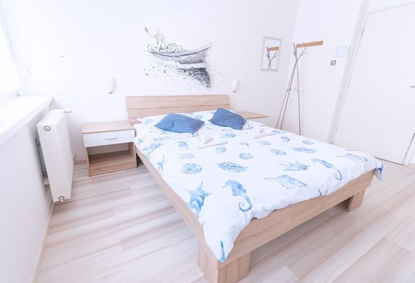 스탠다드 룸 공동 욕실, The Dots Hostel