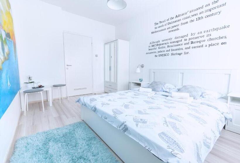 اتاق استاندارد با سرویس بهداشتی مشترک, The Dots Hostel
