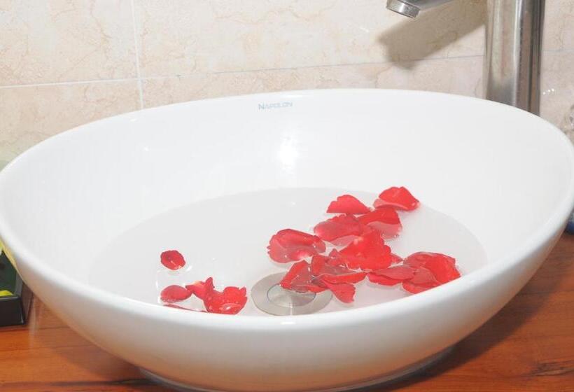 اتاق استاندارد با چشم‌انداز باغ, Vela Phu Quoc Resort