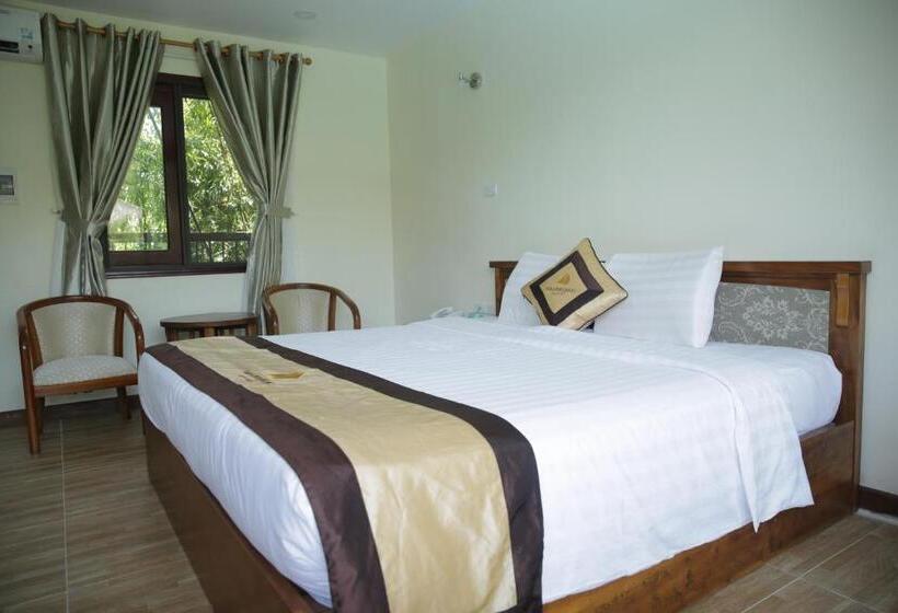 اتاق استاندارد با چشم‌انداز استخر, Vela Phu Quoc Resort