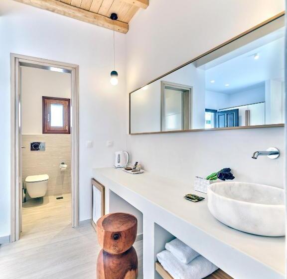 Люкс с гидромассажем, Aella Residence