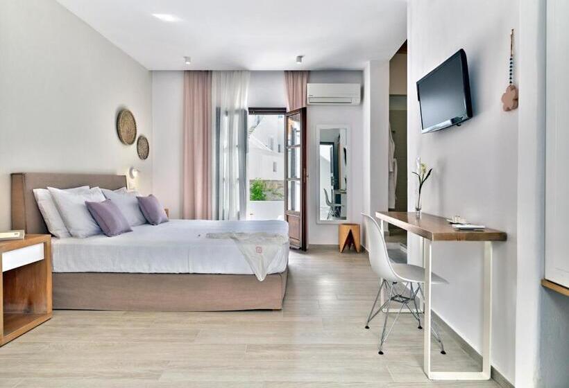 带按摩浴盆的套房, Aella Residence