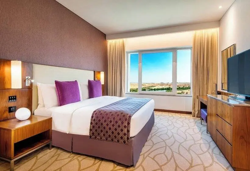 Premium Room City View, Crowne Plaza Muscat Ocec, An Ihg