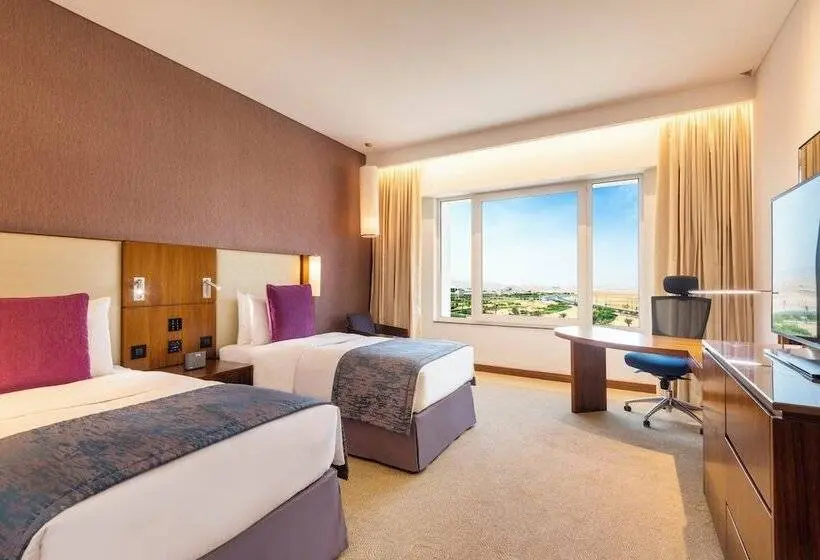 Premium Room City View, Crowne Plaza Muscat Ocec, An Ihg