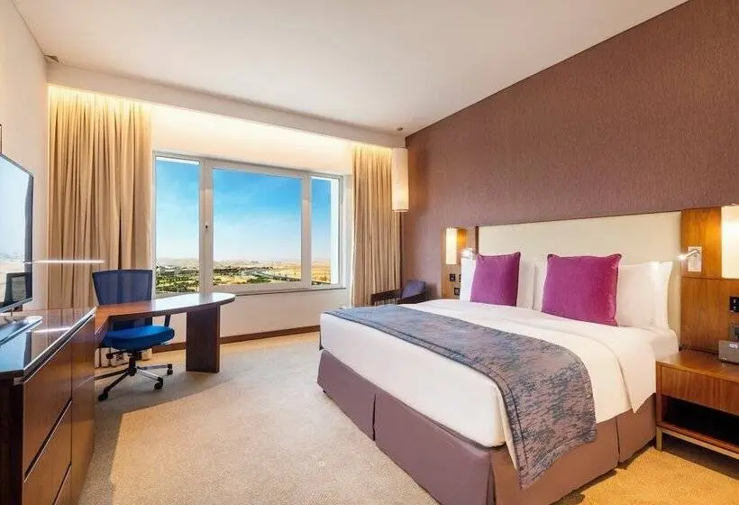 Premium Room City View, Crowne Plaza Muscat Ocec, An Ihg