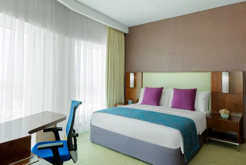 سوئیت جونیور با تخت بزرگ, Crowne Plaza Muscat Ocec, An Ihg