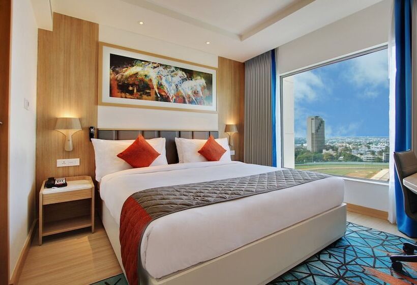 전망 스탠다드 룸 더블 침대, Holiday Inn Bengaluru Racecourse, An Ihg