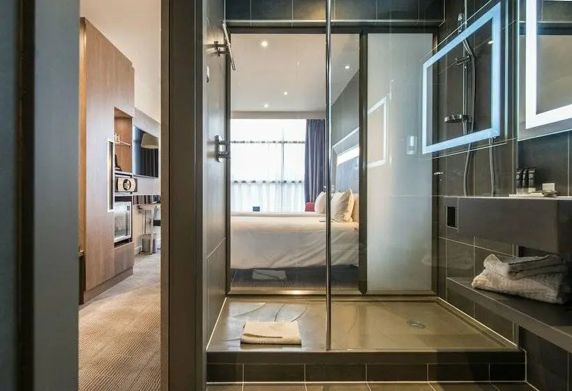 スーペリアールーム, Novotel London Heathrow Airport T1 T2 And T3
