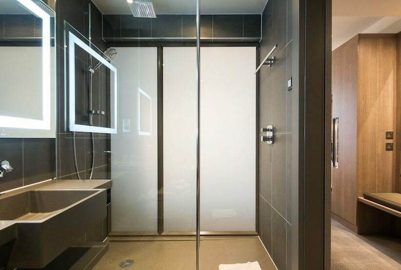 수피리어 룸, Novotel London Heathrow Airport T1 T2 And T3