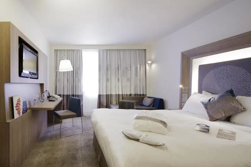 スーペリアールーム, Novotel London Heathrow Airport T1 T2 And T3