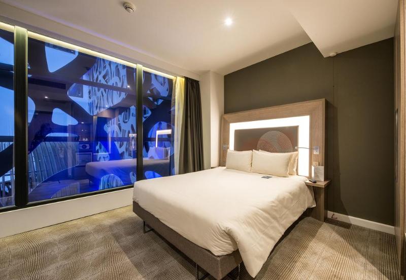 수피리어 룸, Novotel London Heathrow Airport T1 T2 And T3