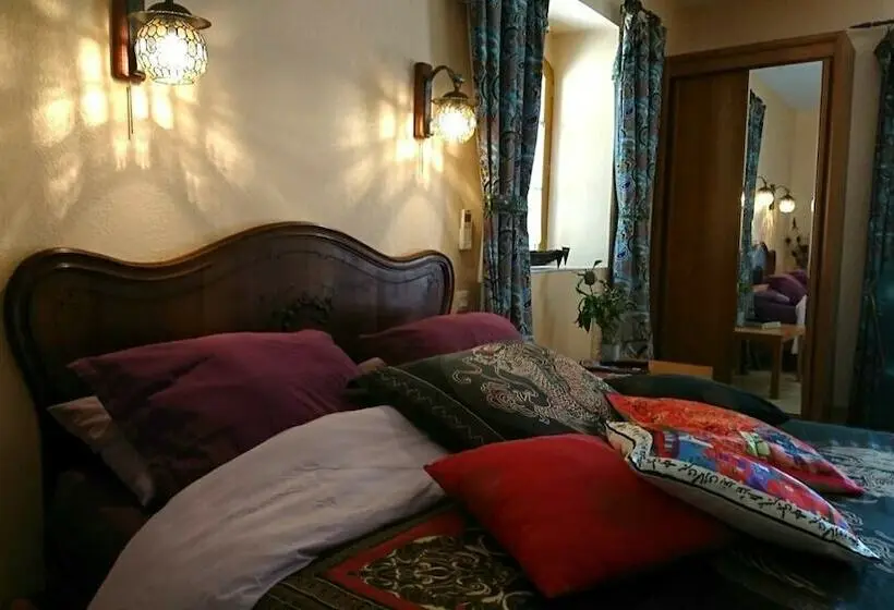 スタンダードルーム, Relais De Laval