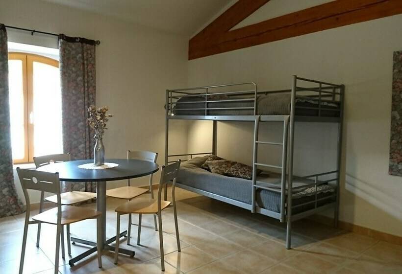 Студия Стандарт, Relais De Laval