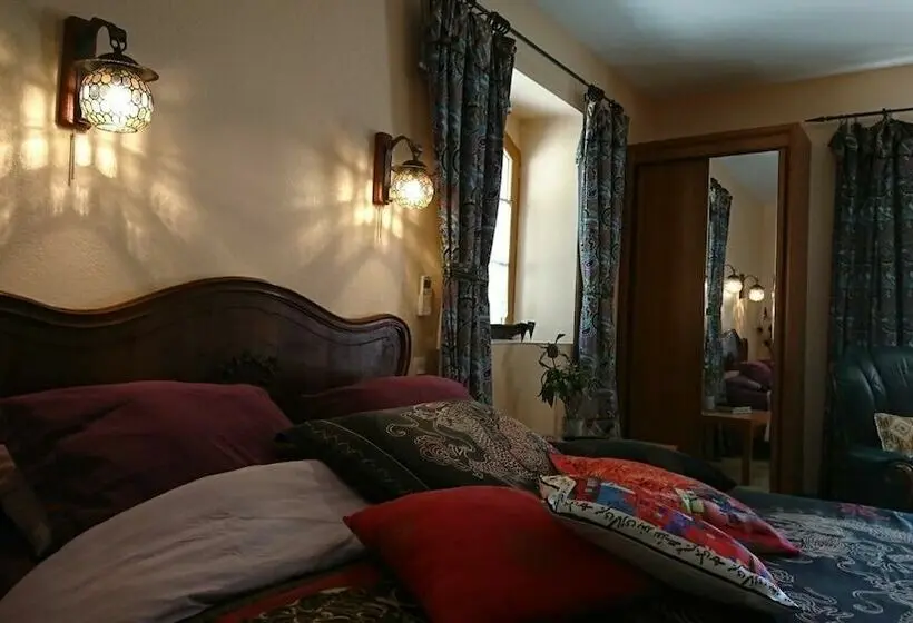 スタンダードルーム, Relais De Laval