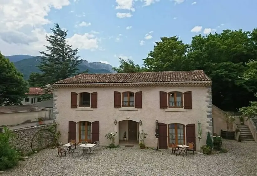 スタンダードスタジオ, Relais De Laval