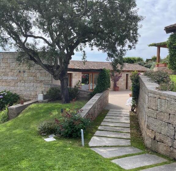 فيلا غرفة نوم واحدة مع مسبح, Porto Coda Cavallo Salina Bamba