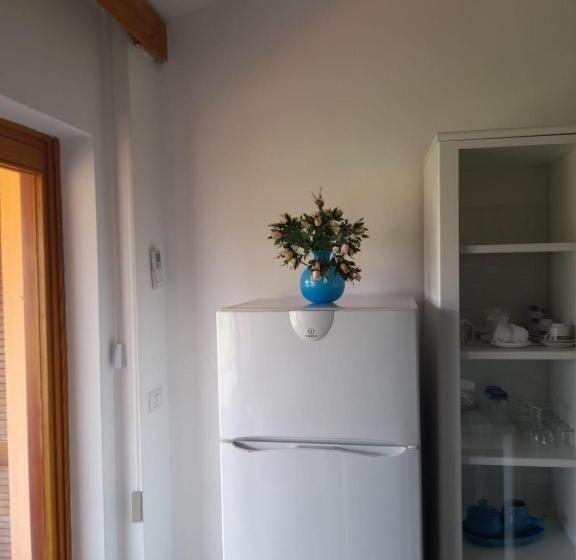 스탠다드 스튜디오, Porto Coda Cavallo Salina Bamba