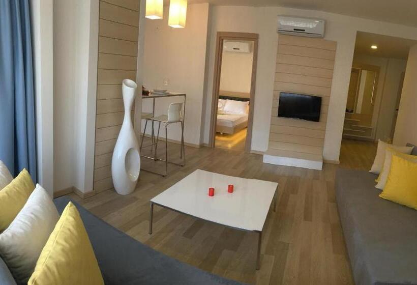 آپارتمان 1 خوابه با چشم‌انداز استخر, Boutique Suite Mim A