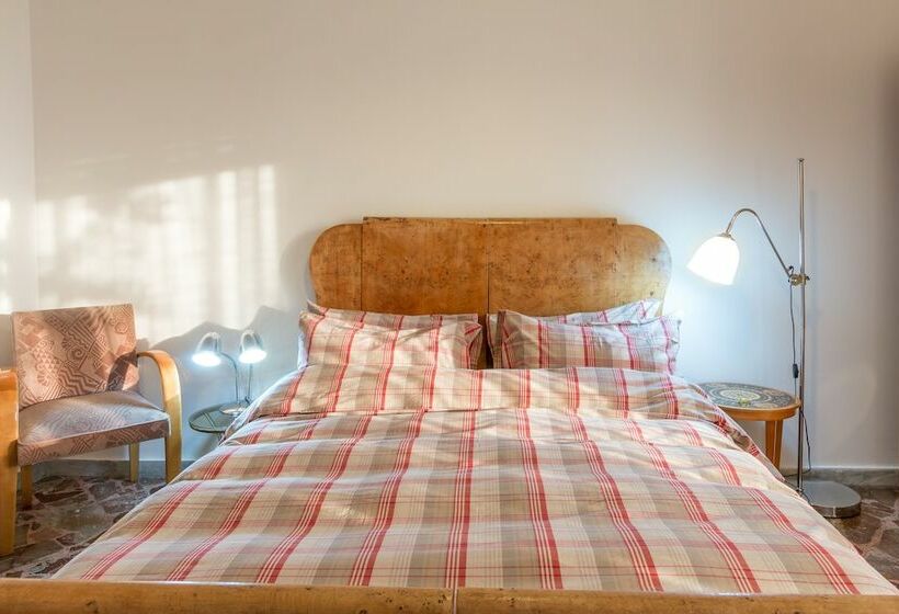 Habitación Estándar con Balcón Vista Jardín, Larala