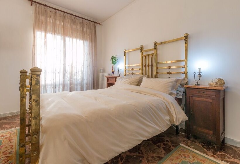 Habitación Superior Vista Jardín, Larala