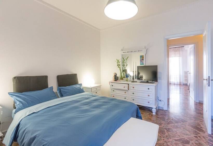Habitación Estándar Interior, Larala