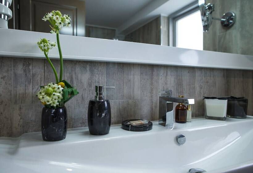 חדר דלוקס עם מרפסת נוף לים, Medi Terre Boutique Hotel By Saida Hotels