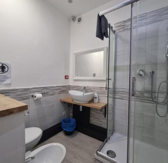 标准间, Palermo Amari