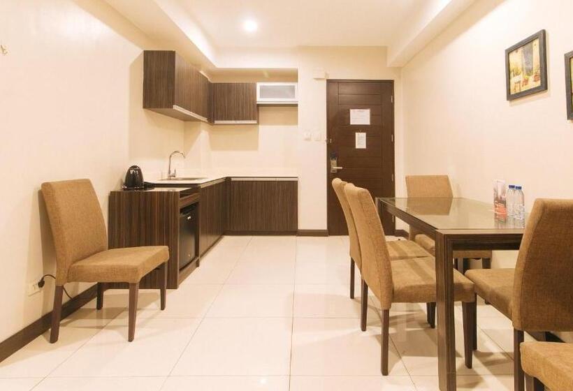Семейный Номер, Reddoorz Premium @ West Avenue Quezon City
