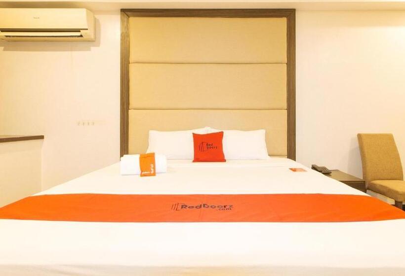 デラックスルーム, Reddoorz Premium @ West Avenue Quezon City